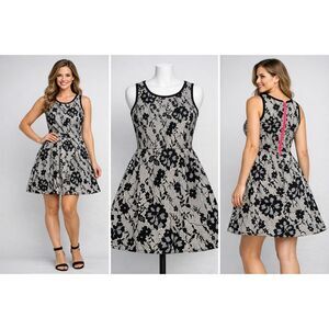 Romeo & Juliet Couture Black White Floral Fit & Flare Dress M Made USA